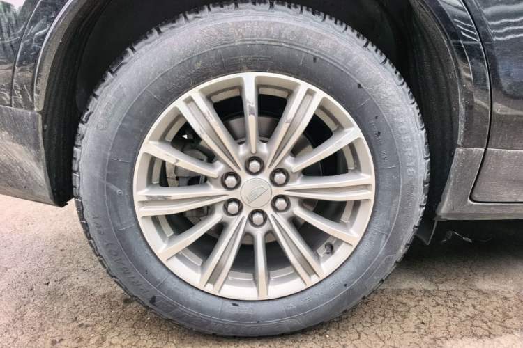 Used Cadillac XT5 2018 25T Luxury Model Right Rear Wheel Hub