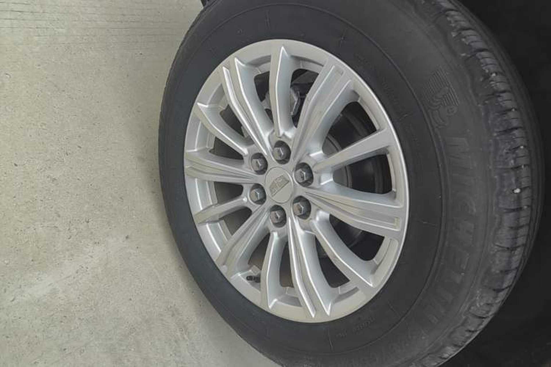 Used Cadillac XT5 2018 28E Four-Wheel Drive Tech Version Right Rear Wheel Hub