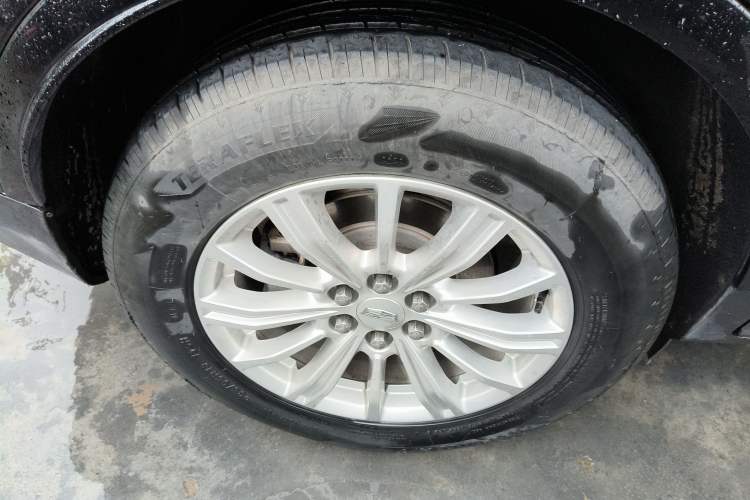 Used Cadillac XT5 2018 28E Four-Wheel Drive Tech Version Right Rear Wheel Hub