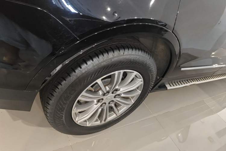Used Cadillac XT5 2018 25T Luxury Model Right Rear Wheel Hub