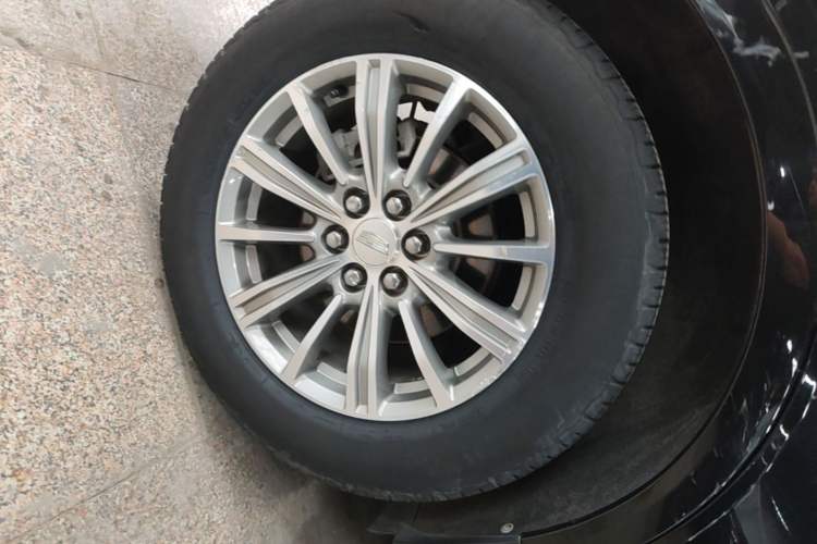 Used Cadillac XT5 2018 25T Luxury Model Right Rear Wheel Hub
