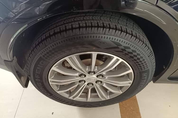 Used Cadillac XT5 2018 28T Four-Wheel Drive Luxury Model Right Rear Wheel Hub
