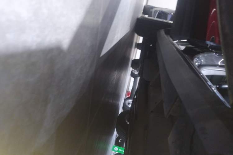 Used Cadillac XT5 2018 28E Four-Wheel Drive Tech Version Right Side Sill