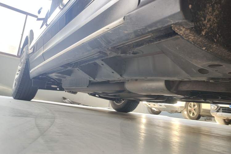 Used Cadillac XT5 2018 25T Luxury Model Right Side Sill