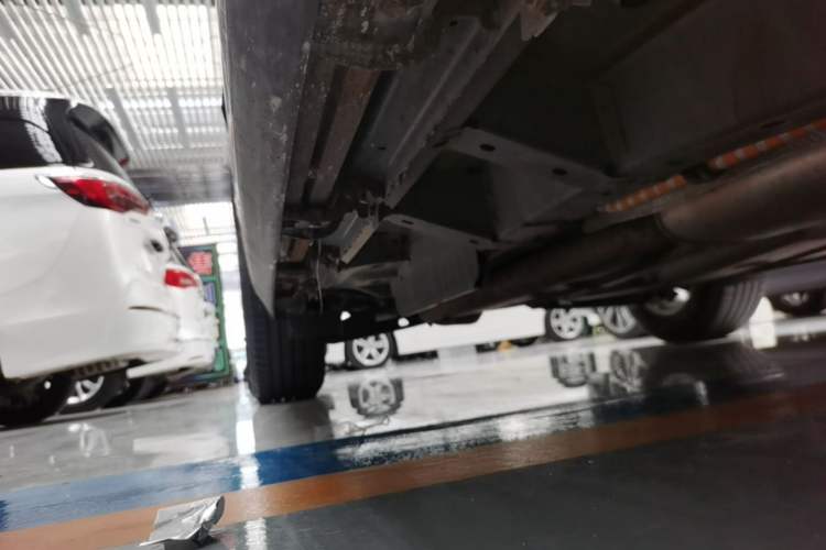 Used Cadillac XT5 2018 28E Four-Wheel Drive Tech Version Right Side Sill