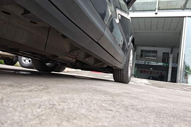 Used Cadillac XT5 2018 28E Four-Wheel Drive Tech Version Right Side Sill