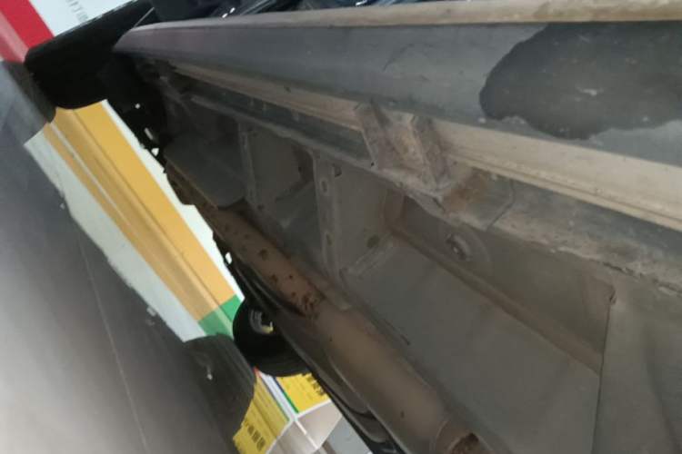 Used Cadillac XT5 2018 25T Luxury Model Right Side Sill
