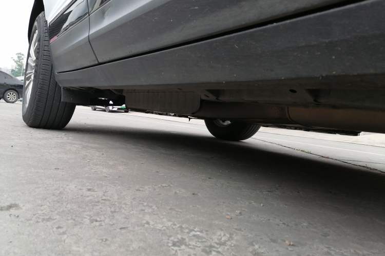 Used Cadillac XT5 2018 28T Four-Wheel Drive Luxury Model Right Side Sill