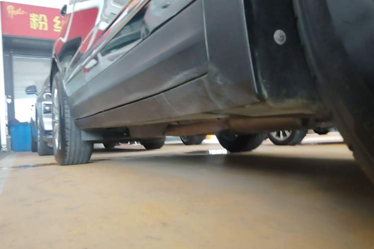 Used Cadillac XT5 2018 25T Luxury Model Right Side Sill