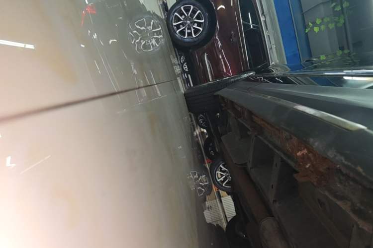 Used Cadillac XT5 2018 25T Luxury Model Right Side Sill