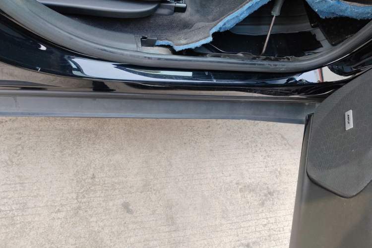 Used Cadillac XT5 2018 28T Four-Wheel Drive Luxury Model Right Side Sill