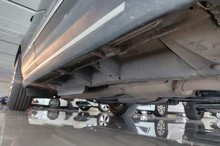 Used Cadillac XT5 2018 28T Four-Wheel Drive Luxury Model Right Side Sill