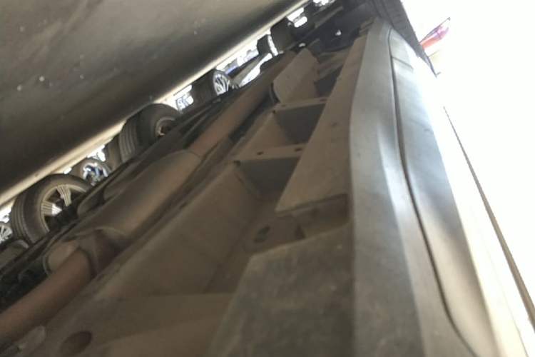 Used Cadillac XT5 2018 25T Luxury Model Right Side Sill