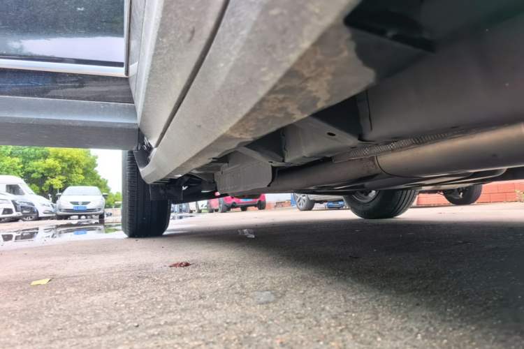Used Cadillac XT5 2018 25T Luxury Model Right Side Sill