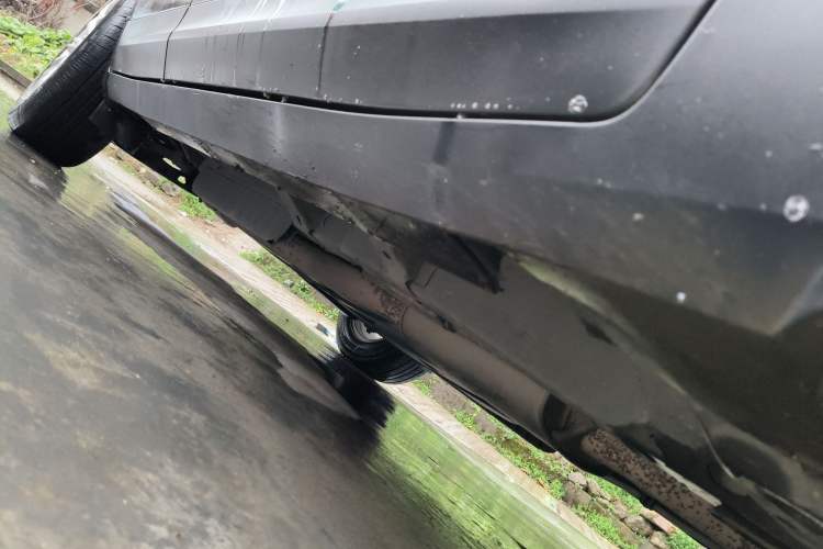 Used Cadillac XT5 2018 28E Four-Wheel Drive Tech Version Right Side Sill