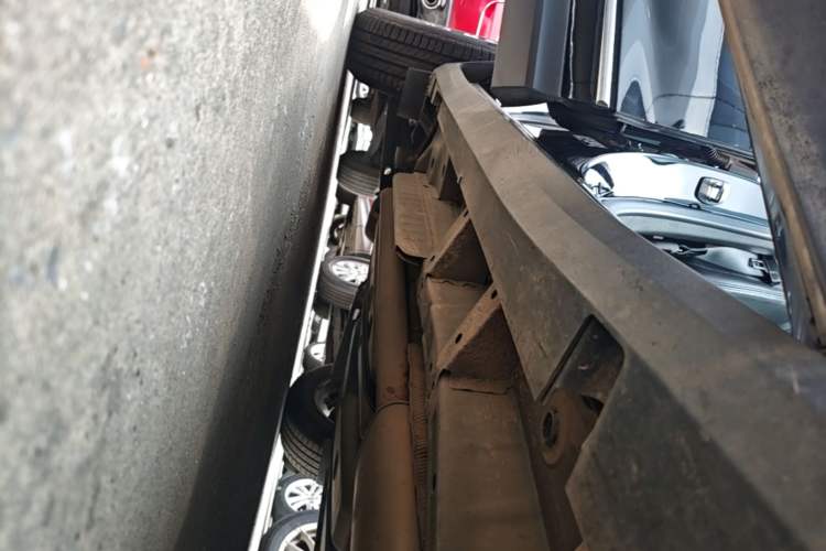 Used Cadillac XT5 2018 25T Luxury Model Right Side Sill
