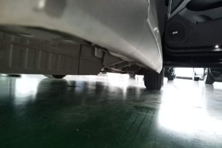 Used Cadillac XT5 2018 25T Luxury Model Right Side Sill