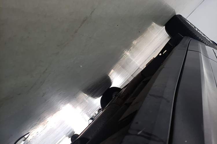 Used Cadillac XT5 2018 28T Four-Wheel Drive Luxury Model Right Side Sill