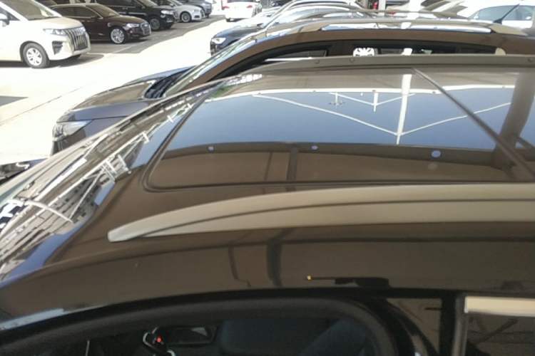 Used Cadillac XT5 2018 25T Luxury Model Roof