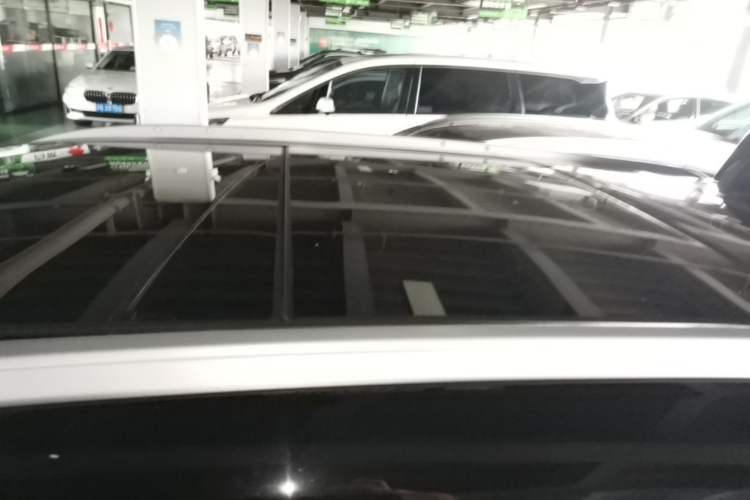 Used Cadillac XT5 2018 25T Luxury Model Roof