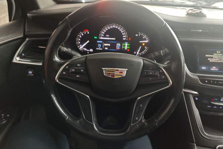 Used Cadillac XT5 2018 28E Four-Wheel Drive Tech Version Steering Wheel