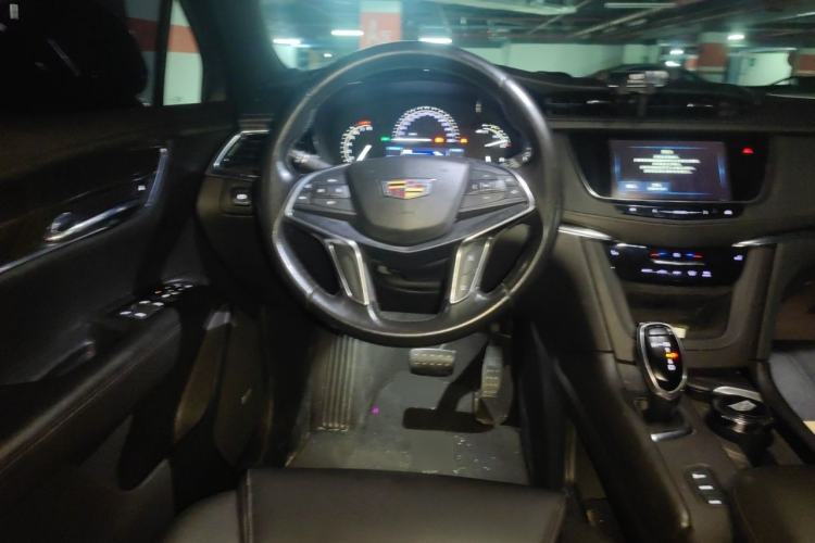 Used Cadillac XT5 2018 28E Four-Wheel Drive Tech Version Steering Wheel