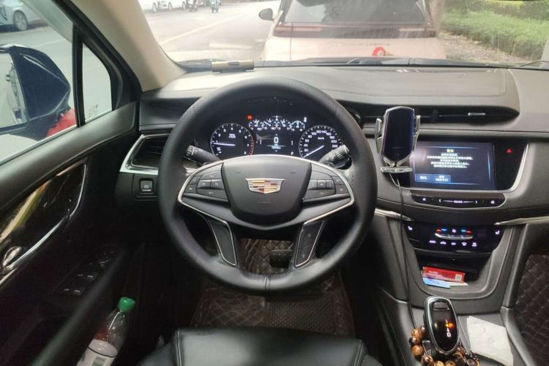 Used Cadillac XT5 2018 25T Luxury Model Steering Wheel