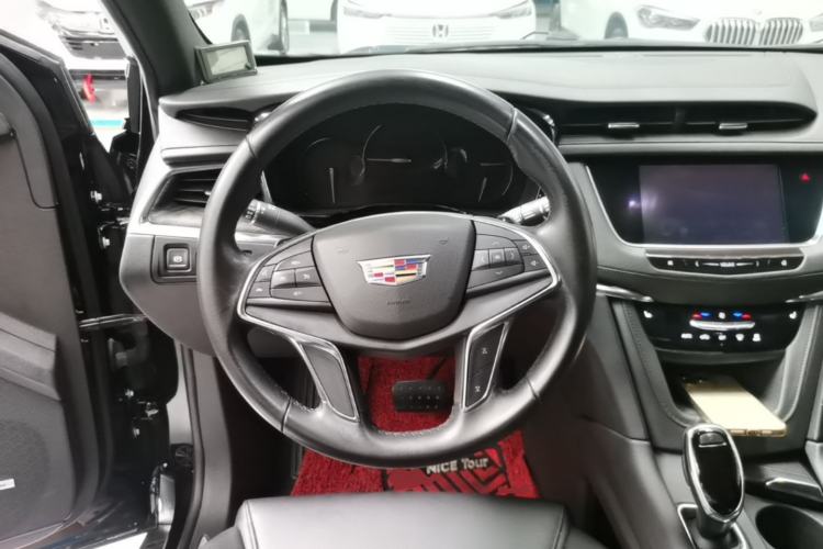 Used Cadillac XT5 2018 28E Four-Wheel Drive Tech Version Steering Wheel