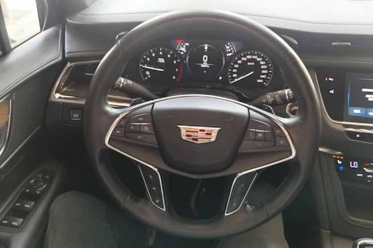 Used Cadillac XT5 2018 28E Four-Wheel Drive Leading Version Steering Wheel
