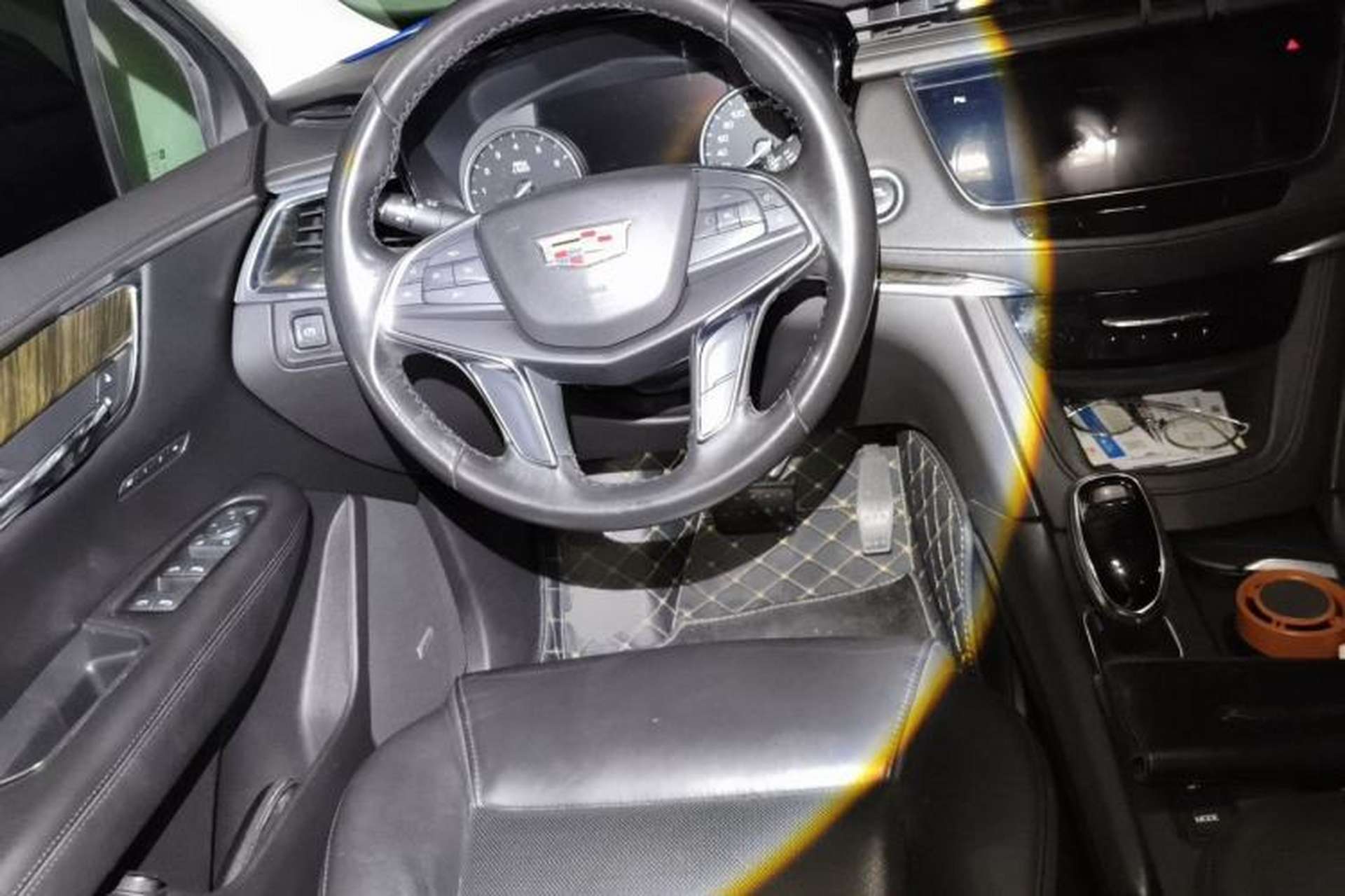 Used Cadillac XT5 2018 25T Luxury Model Steering Wheel