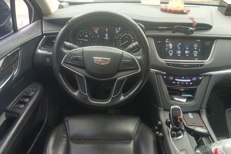 Used Cadillac XT5 2018 28T Four-Wheel Drive Luxury Model Steering Wheel