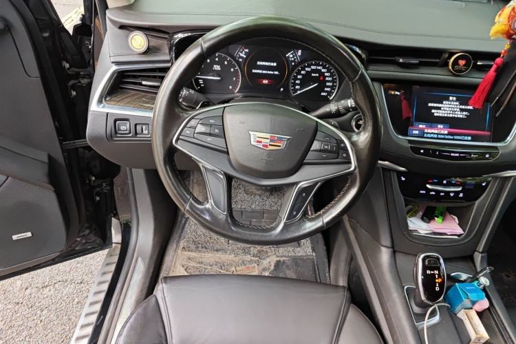 Used Cadillac XT5 2018 28T Four-Wheel Drive Luxury Model Steering Wheel