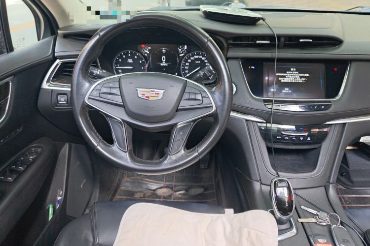 Used Cadillac XT5 2018 25T Luxury Model Steering Wheel