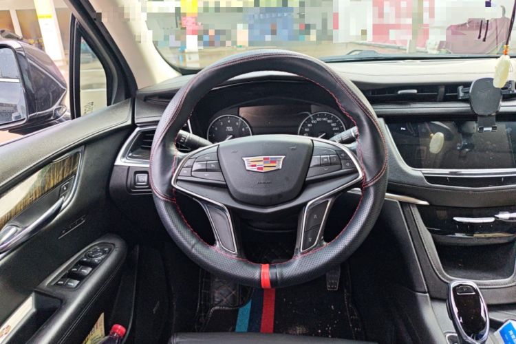Used Cadillac XT5 2018 25T Luxury Model Steering Wheel
