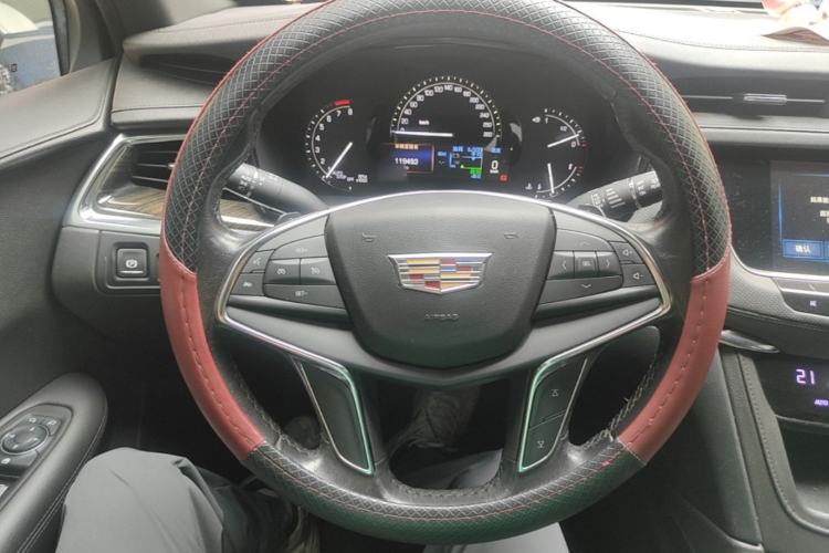 Used Cadillac XT5 2018 25T Tech Model Steering Wheel
