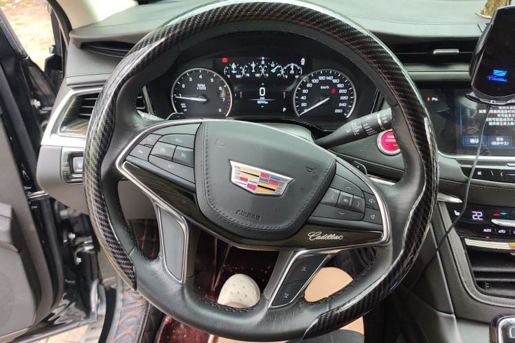 Used Cadillac XT5 2018 28T Four-Wheel Drive Luxury Model Steering Wheel