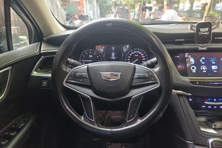 Used Cadillac XT5 2018 28T Four-Wheel Drive Luxury Model Steering Wheel