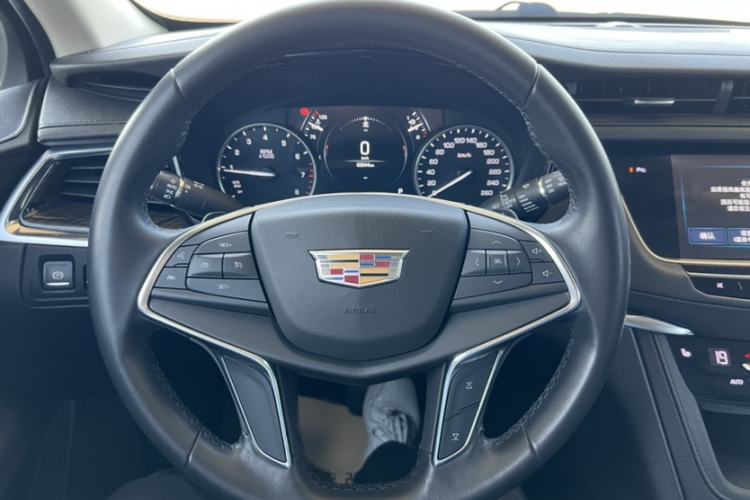 Used Cadillac XT5 2018 25T Luxury Model Steering Wheel