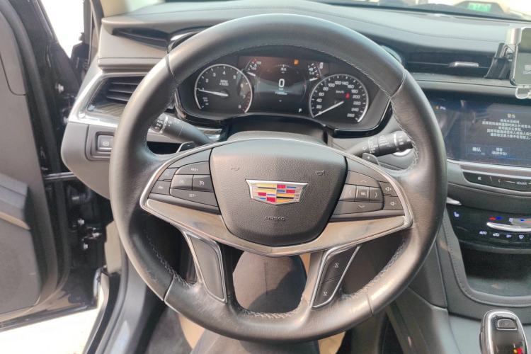Used Cadillac XT5 2018 28T Four-Wheel Drive Luxury Model Steering Wheel