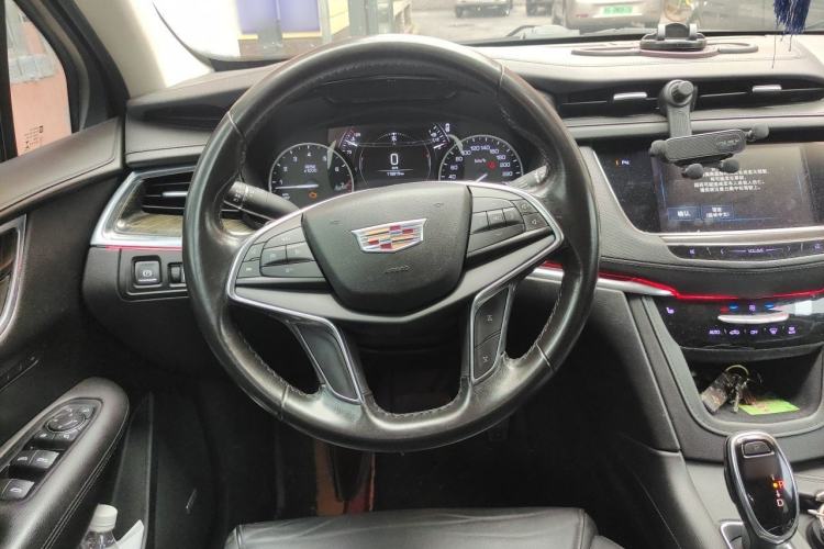 Used Cadillac XT5 2018 25T Luxury Model Steering Wheel