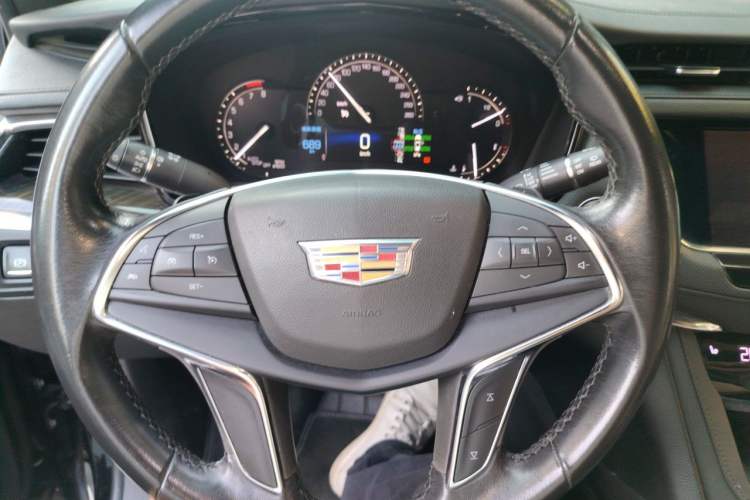 Used Cadillac XT5 2018 28E Four-Wheel Drive Tech Version Steering Wheel