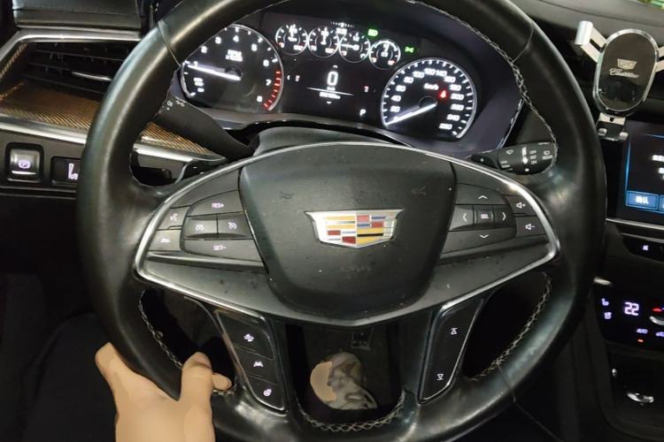 Used Cadillac XT5 2018 28E Four-Wheel Drive Leading Version Steering Wheel