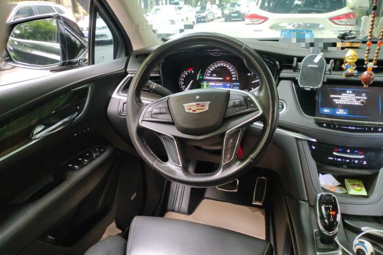 Used Cadillac XT5 2018 28T Four-Wheel Drive Luxury Model Steering Wheel