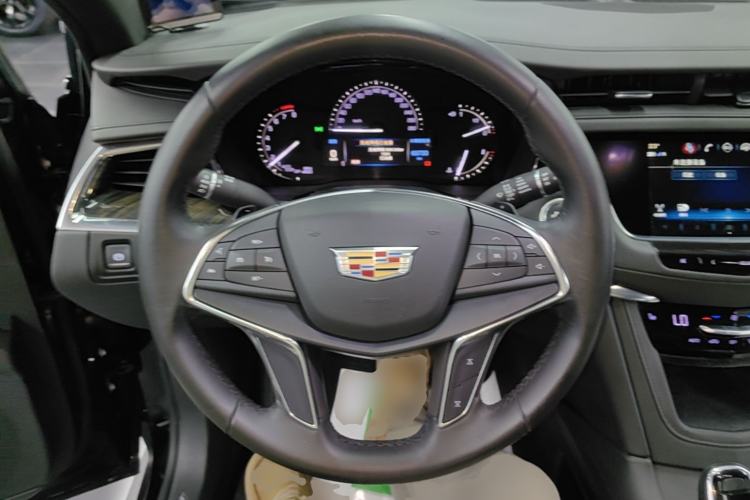 Used Cadillac XT5 2018 28E Four-Wheel Drive Tech Version Steering Wheel