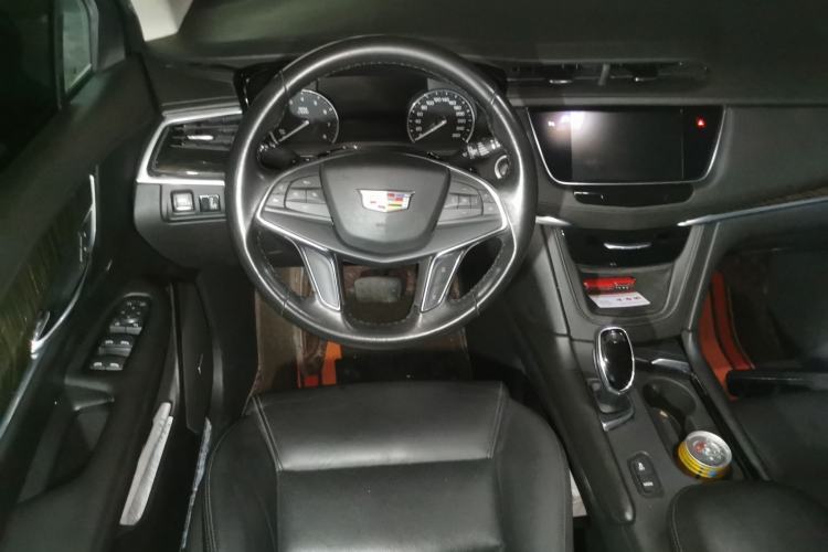 Used Cadillac XT5 2018 25T Luxury Model Steering Wheel