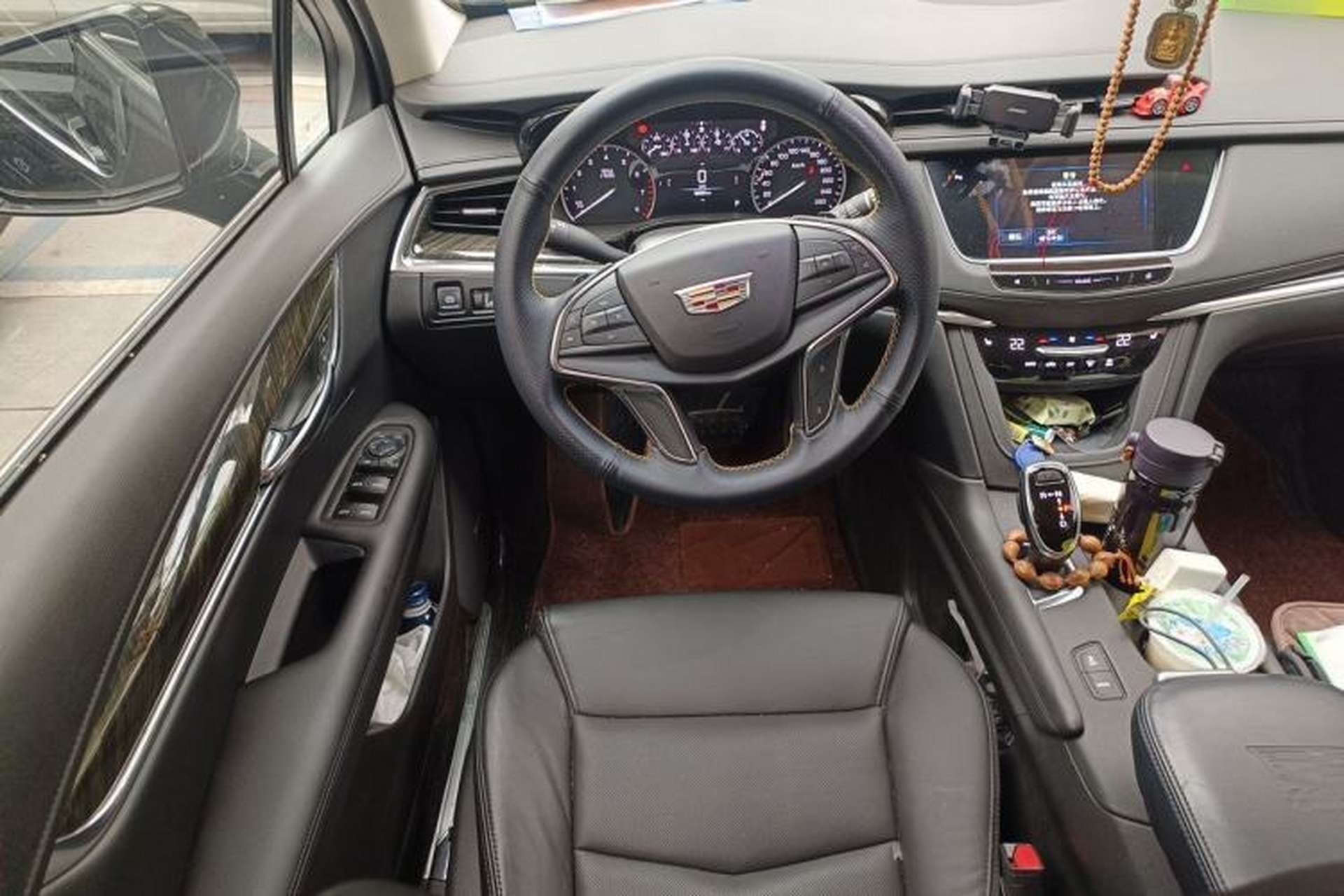 Used Cadillac XT5 2018 25T Luxury Model Steering Wheel