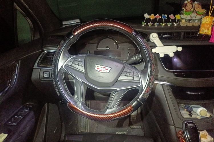 Used Cadillac XT5 2018 28E Four-Wheel Drive Tech Version Steering Wheel