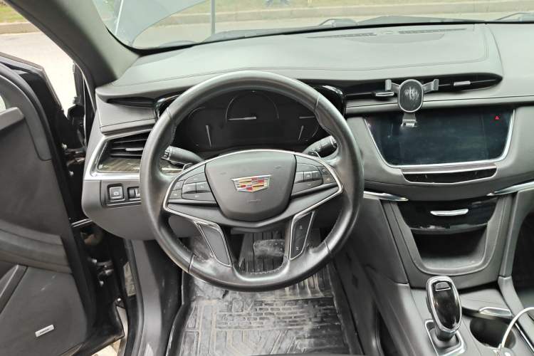 Used Cadillac XT5 2018 28E Four-Wheel Drive Tech Version Steering Wheel
