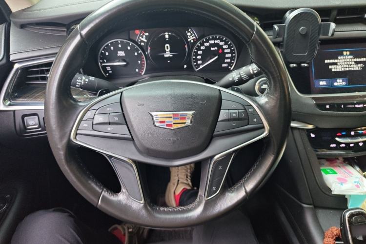 Used Cadillac XT5 2018 28T Four-Wheel Drive Luxury Model Steering Wheel
