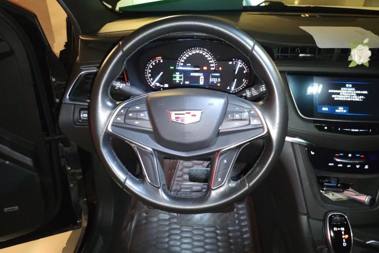 Used Cadillac XT5 2018 28E Four-Wheel Drive Tech Version Steering Wheel